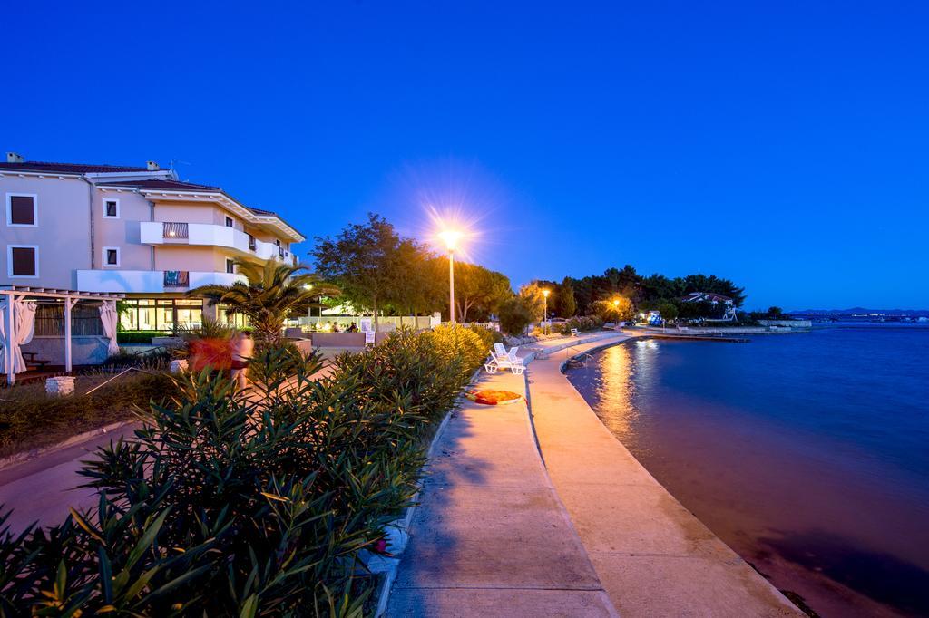 Hotel Laguna Привлака Экстерьер фото